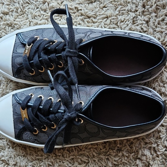 Coach womans black and white tennis shoe size 7.5 US  37.5 EUR - Picture 9 of 12